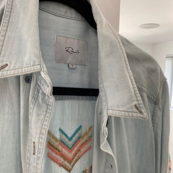 Perfect condition Rails button down - Picture 3 of 3